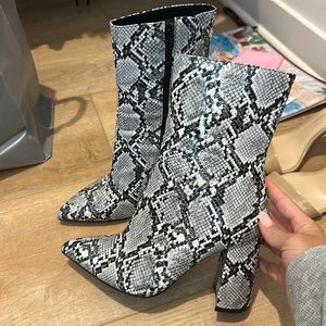 Jeffrey Campbell Snake skin boots